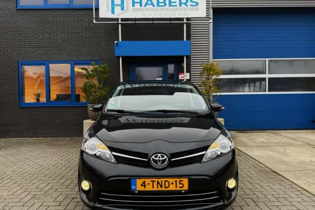 Toyota Verso (2014) thumbnail 2