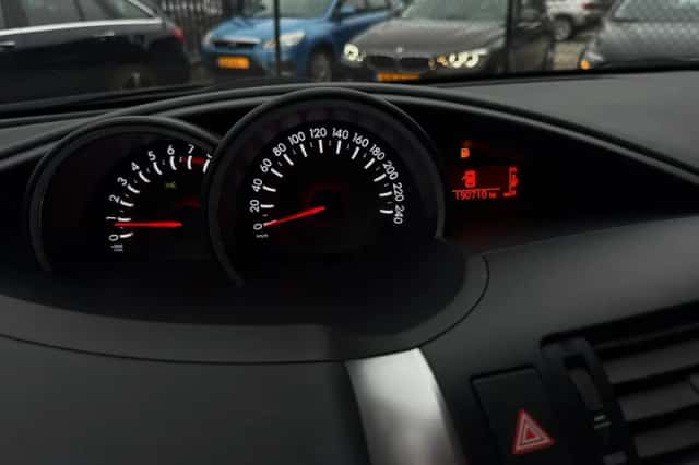 Toyota Verso (2014) thumbnail 17