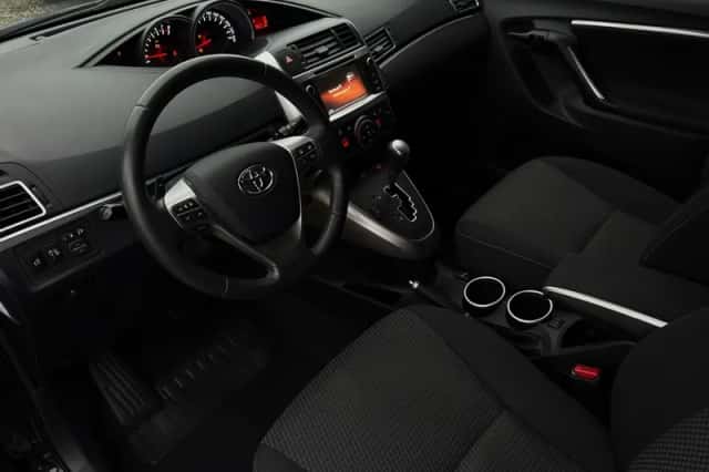 Toyota Verso (2014) thumbnail 3