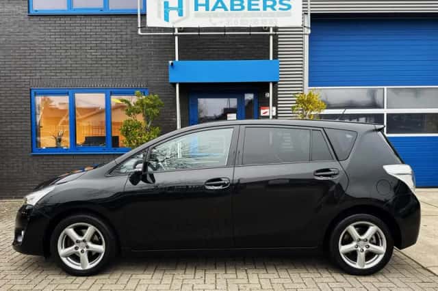 Toyota Verso (2014) thumbnail 4