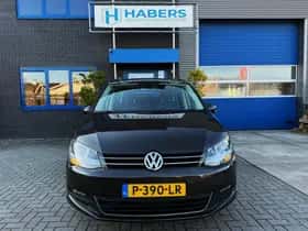 Volkswagen Sharan (2015) thumbnail 2