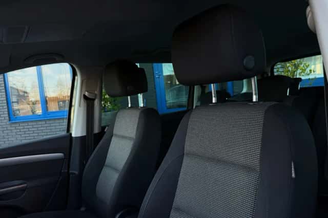 Volkswagen Sharan (2015) thumbnail 11