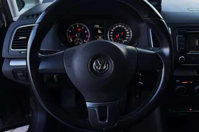 Volkswagen Sharan (2015) thumbnail 15