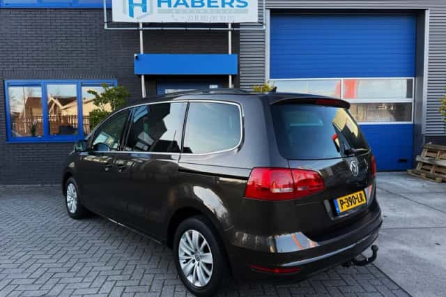 Volkswagen Sharan (2015) thumbnail 6