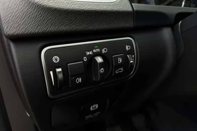 Volvo V60 (2014) thumbnail 13