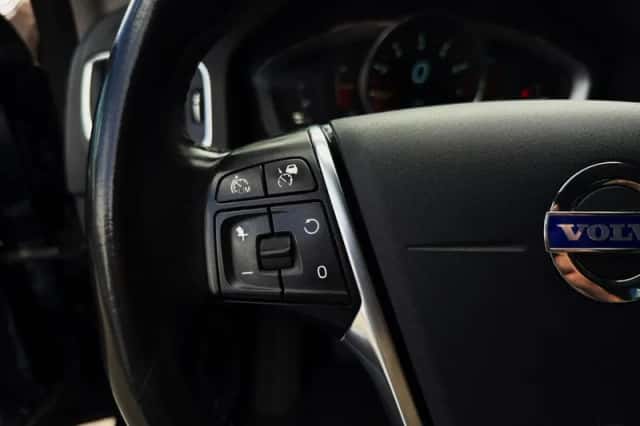 Volvo V60 (2014) thumbnail 16