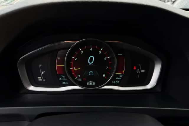 Volvo V60 (2014) thumbnail 17