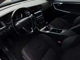 Volvo V60 (2014) thumbnail 3