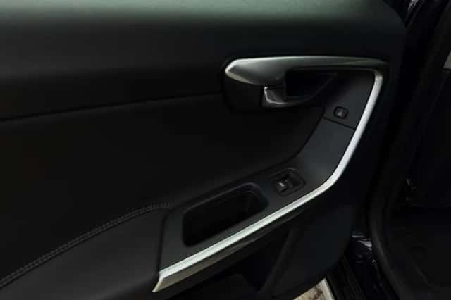 Volvo V60 (2014) thumbnail 24