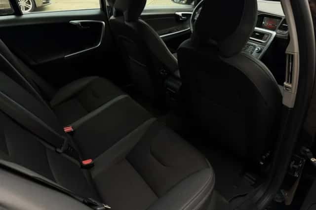 Volvo V60 (2014) thumbnail 28