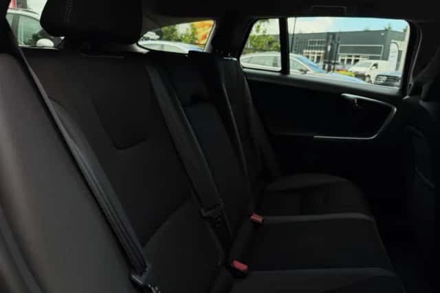 Volvo V60 (2014) thumbnail 29