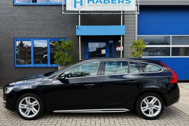 Volvo V60 (2014) thumbnail 4