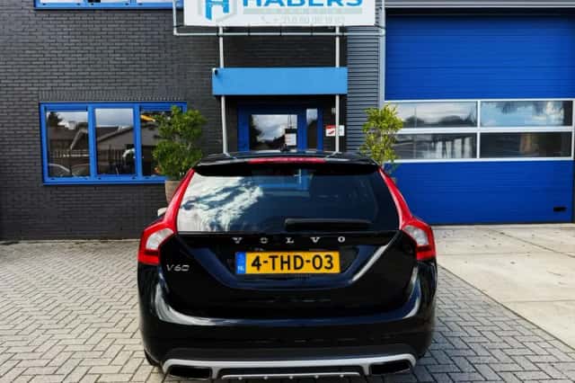 Volvo V60 (2014) thumbnail 7