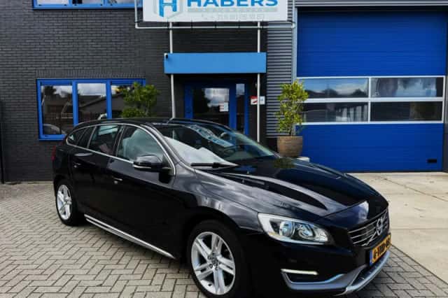 Volvo V60 (2014) thumbnail 10