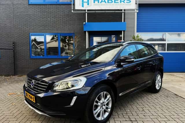 Volvo XC60 (2015) thumbnail 1
