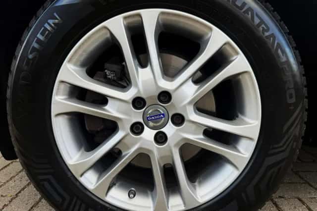 Volvo XC60 (2015) thumbnail 5