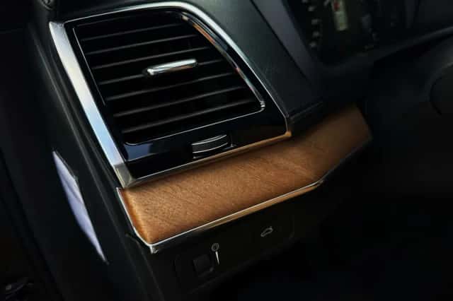 Volvo XC90 (2015) thumbnail 15