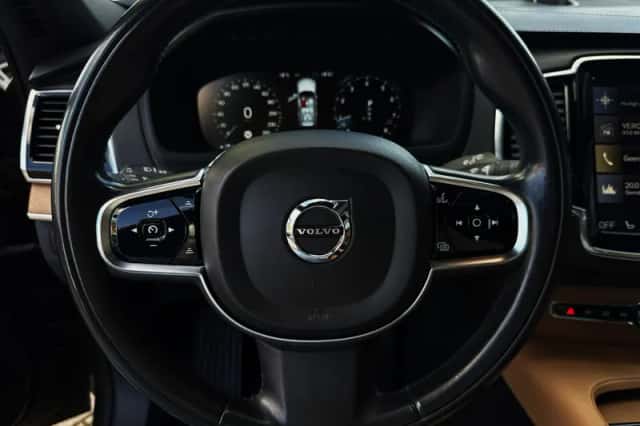 Volvo XC90 (2015) thumbnail 16