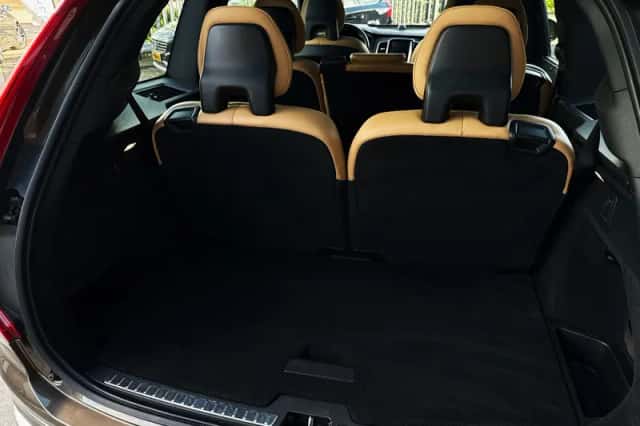 Volvo XC90 (2015) thumbnail 30