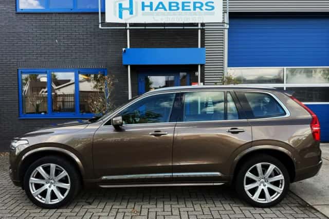Volvo XC90 (2015) thumbnail 4