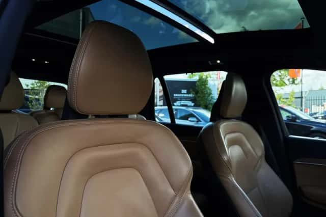 Volvo XC90 (2015) thumbnail 33