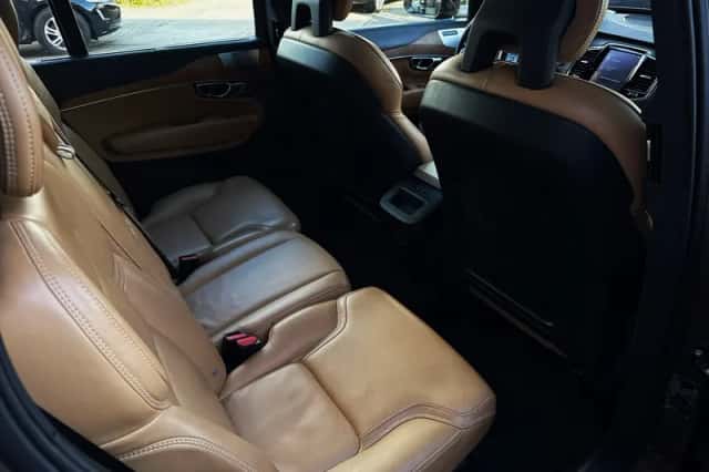 Volvo XC90 (2015) thumbnail 35