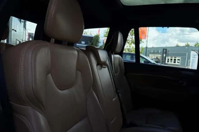 Volvo XC90 (2015) thumbnail 36