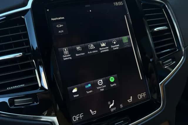 Volvo XC90 (2015) thumbnail 40