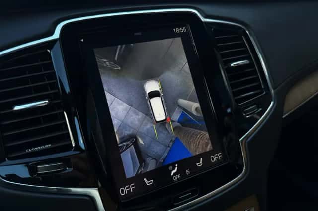 Volvo XC90 (2015) thumbnail 41