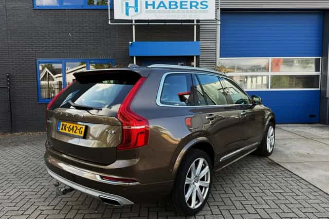 Volvo XC90 (2015) thumbnail 7