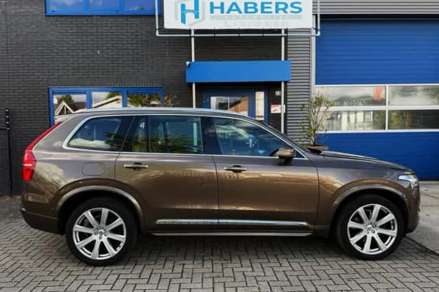 Volvo XC90 (2015) thumbnail 8