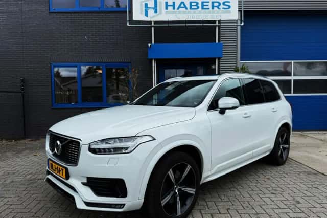 Volvo XC90 (2018) thumbnail 1