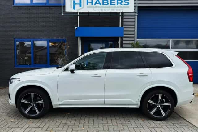 Volvo XC90 (2018) thumbnail 4