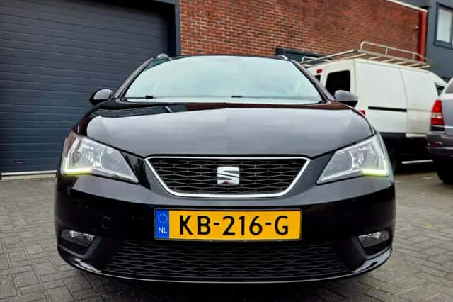 SEAT Ibiza (2016) thumbnail 3