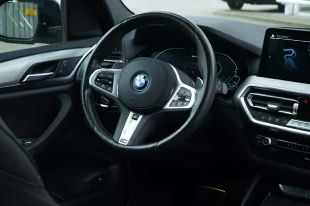 BMW X3 (2023) thumbnail 5