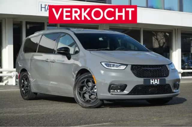 Chrysler Pacifica (2025) thumbnail 1