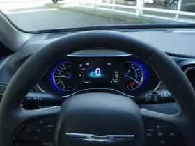 Chrysler Pacifica (2025) thumbnail 3