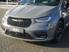 Chrysler Pacifica (2025) thumbnail 21