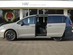 Chrysler Pacifica (2025) thumbnail 24