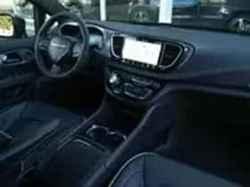 Chrysler Pacifica (2025) thumbnail 28