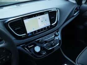 Chrysler Pacifica (2025) thumbnail 5