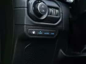 Jeep Wrangler (2025) thumbnail 12