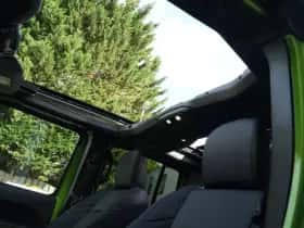 Jeep Wrangler (2025) thumbnail 20