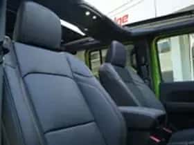 Jeep Wrangler (2025) thumbnail 32