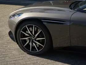 Aston Martin DB11 Volante (2021) thumbnail 9