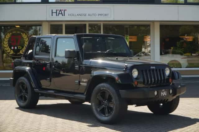 Jeep Wrangler (2013) thumbnail 2