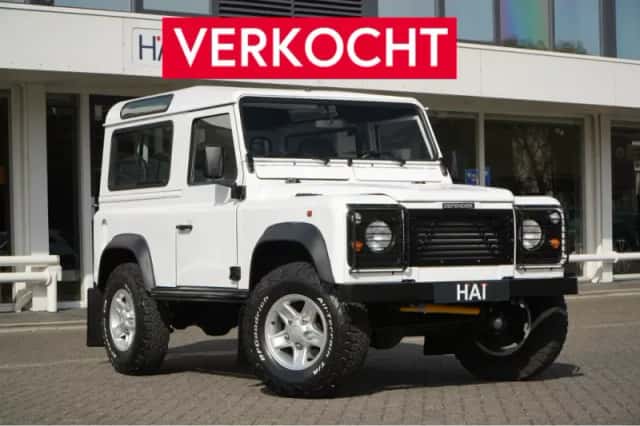 Land Rover Defender (1996) thumbnail 1