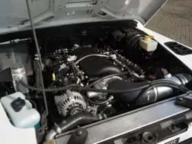 Land Rover Defender (1996) thumbnail 11