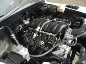 Land Rover Defender (1996) thumbnail 12