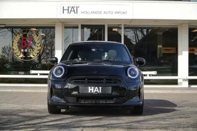 MINI 1.5 Cooper Camden (2022) thumbnail 2